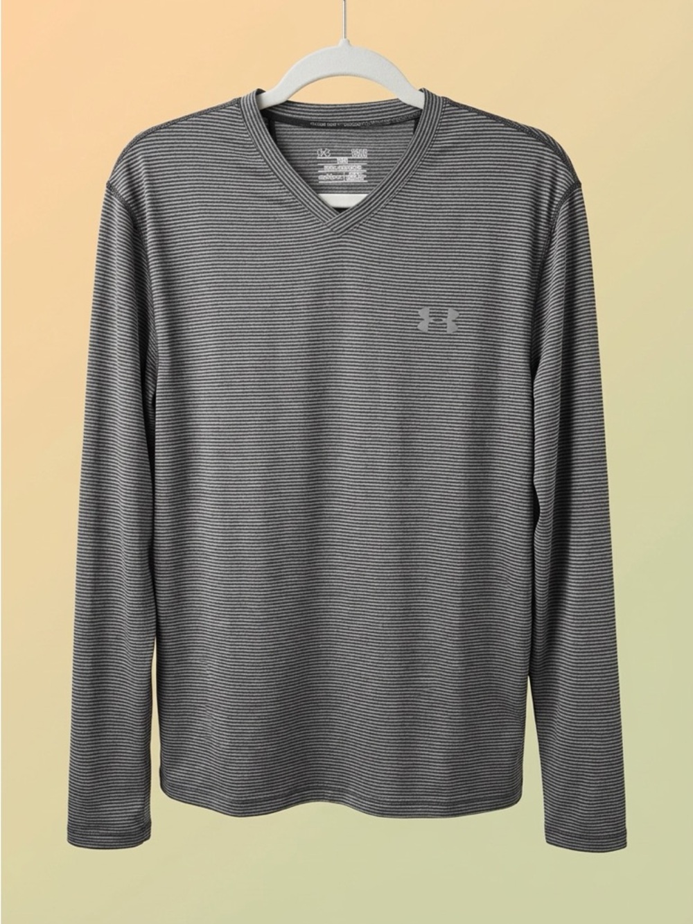 Under Armour Men’s Long Sleeve V-Neck Striped Performance Tee - Gray